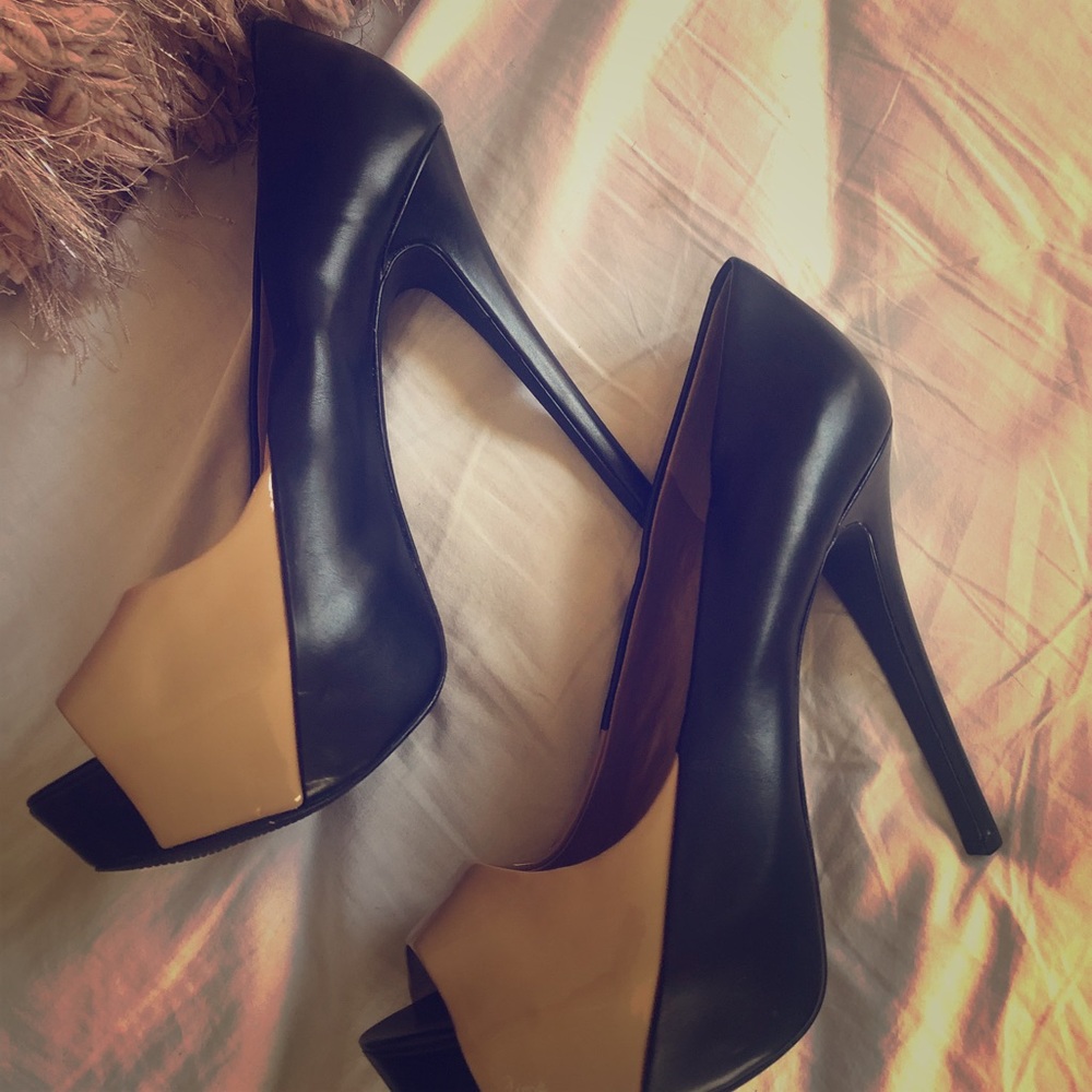 BCBG heels